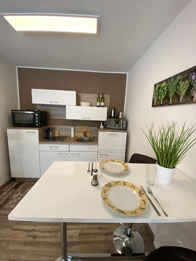 #Lowcosthighcomfortgoess Apartment Goss Bagian luar foto