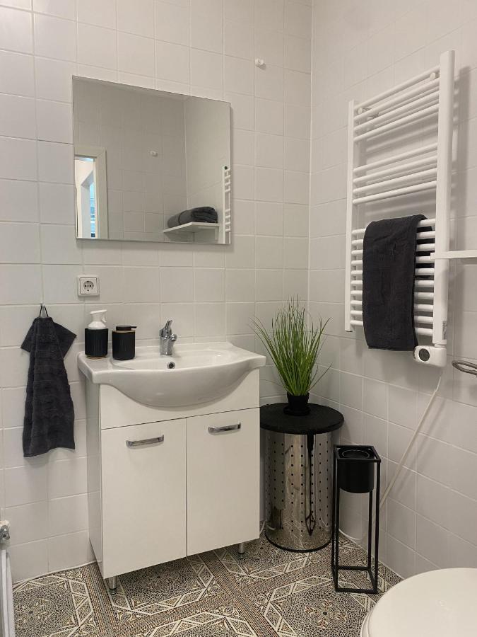#Lowcosthighcomfortgoess Apartment Goss Bagian luar foto