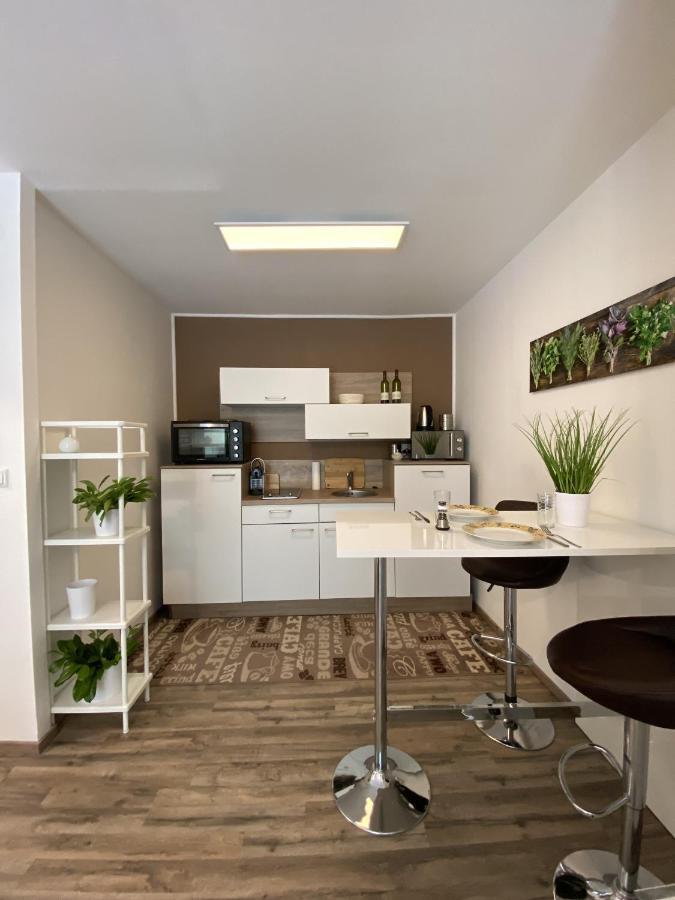 #Lowcosthighcomfortgoess Apartment Goss Bagian luar foto
