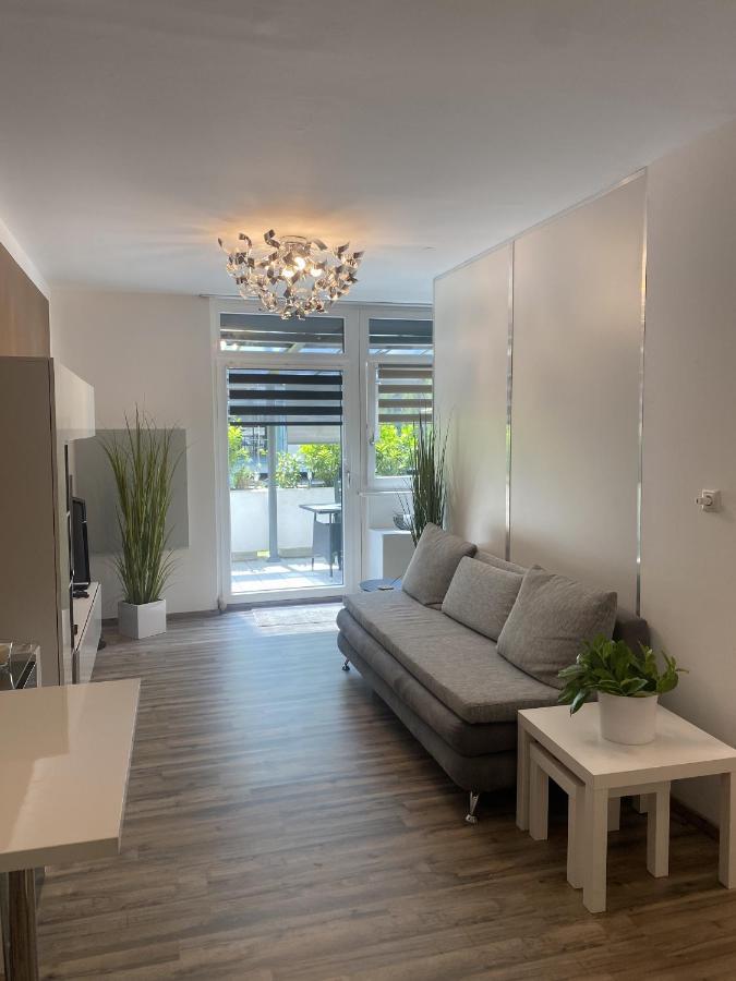 #Lowcosthighcomfortgoess Apartment Goss Bagian luar foto